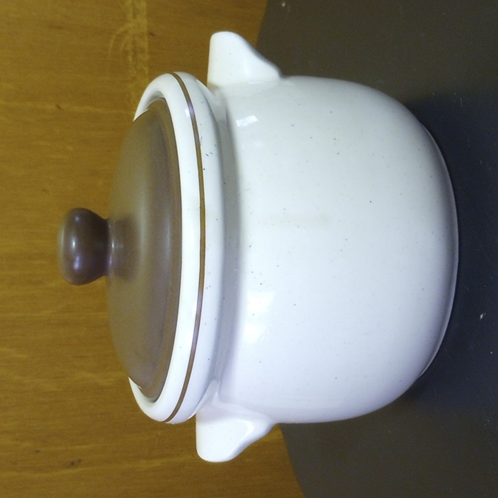 Vtg Strawberry & Floral Ceramic Canister or Cookie Jar w/ Handles. Cream, Red - Picture 3 of 8